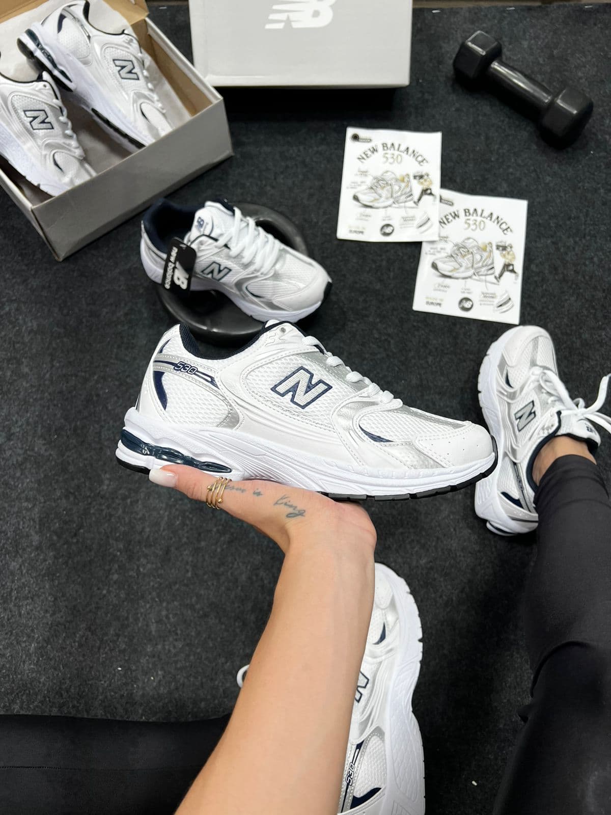 New Balance 530 Branco e Azul — foto principal