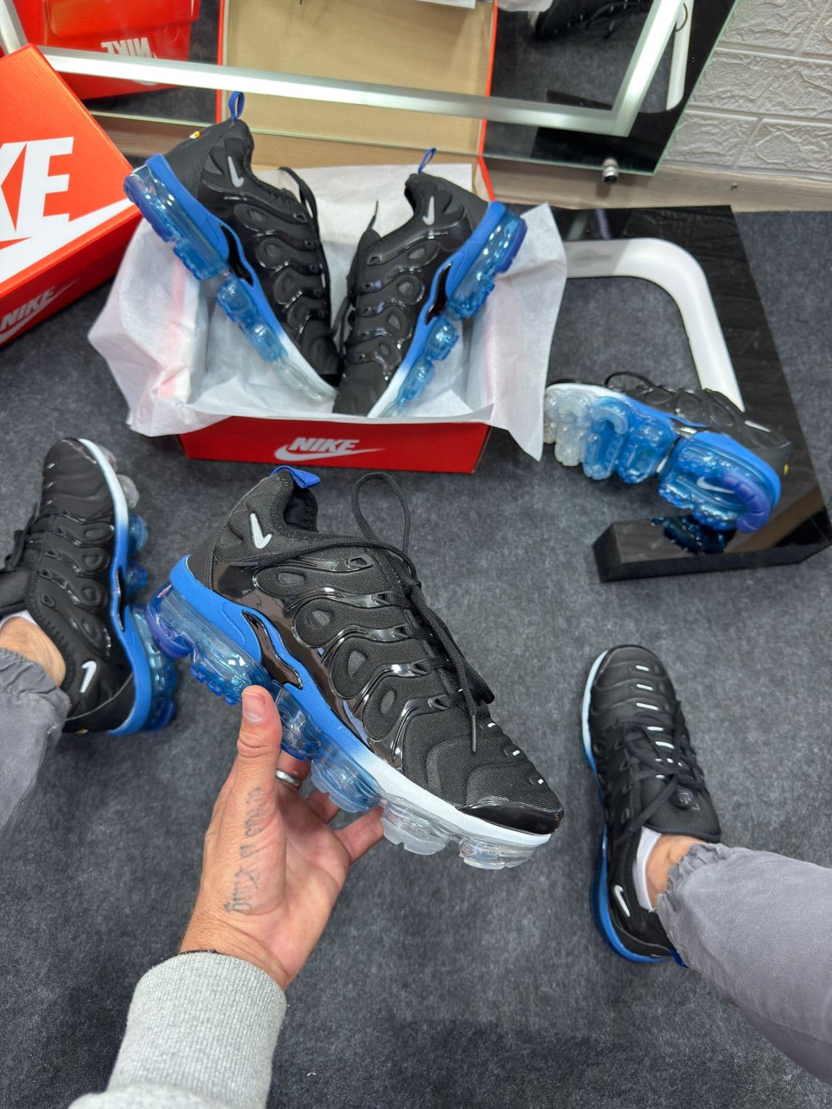 Nike Vapor Max Plus Preto e Azul — foto principal