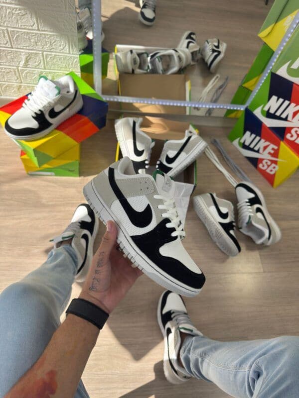 Nike SB Dunk Low Pro Preto Branco Cinza — foto principal