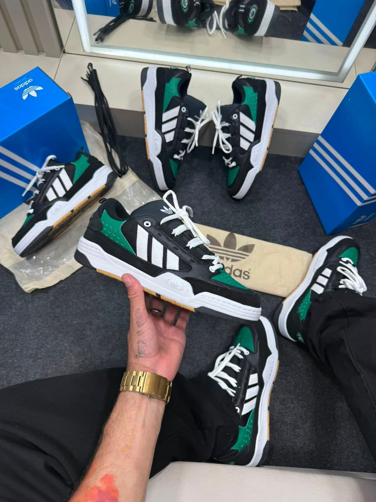 Adidas 2000 Premium Preto e Verde — foto principal
