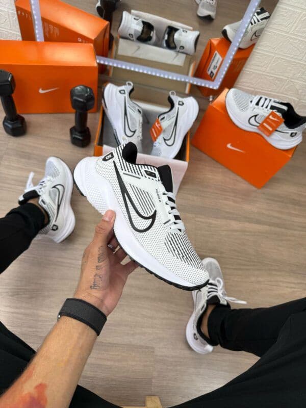 Nike Pegasus 40 Branco Preto — foto principal