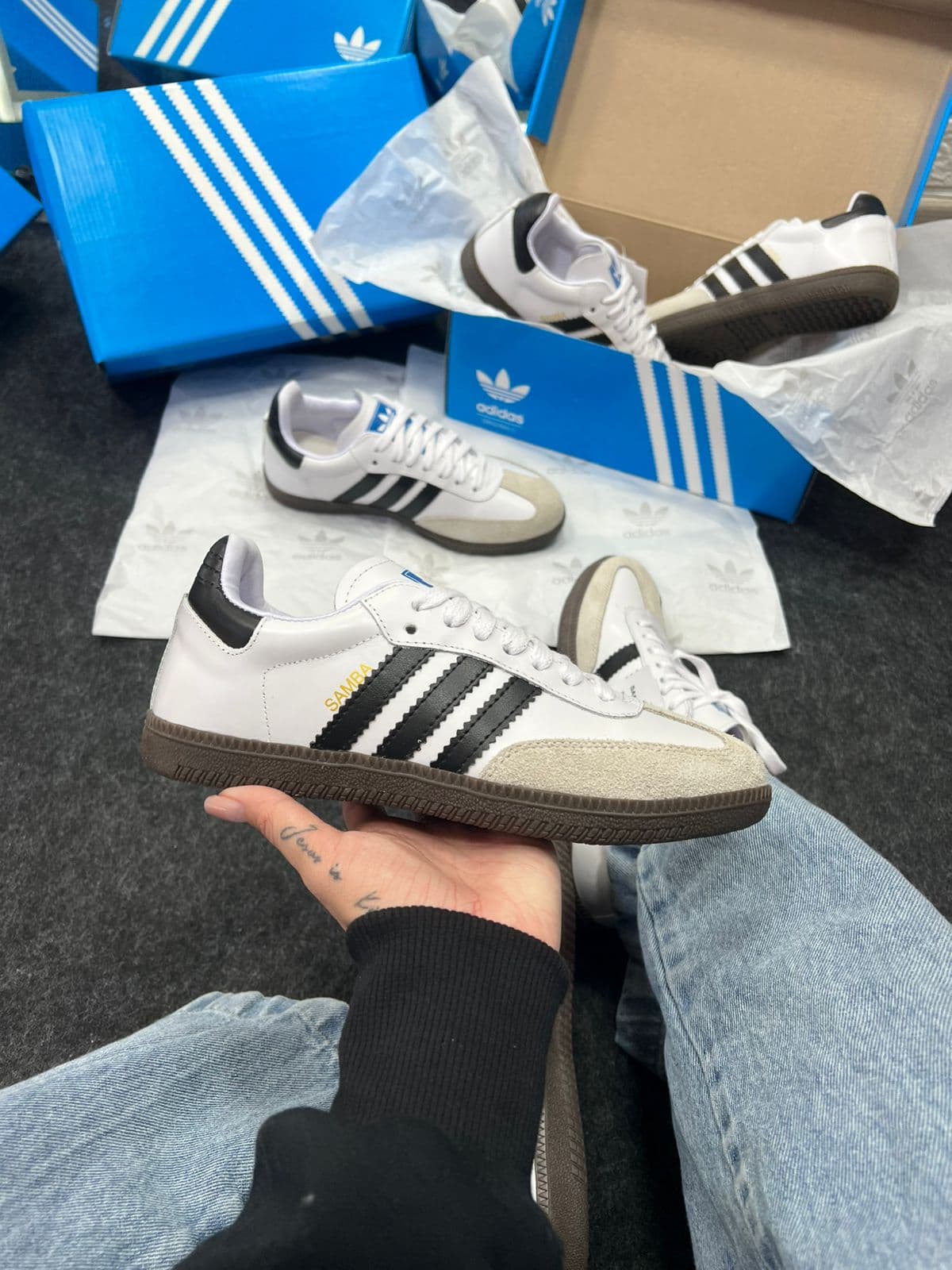 Adidas Samba OG Branco e Preto — foto principal