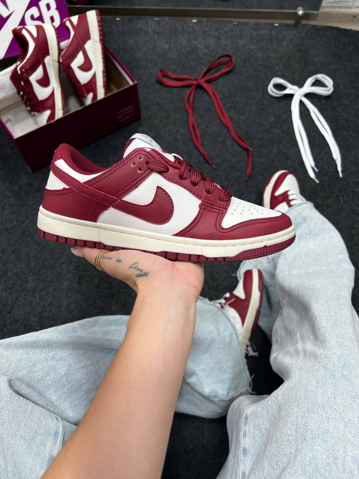 Nike SB Dunk Low Pro Branco e Vermelho — foto principal