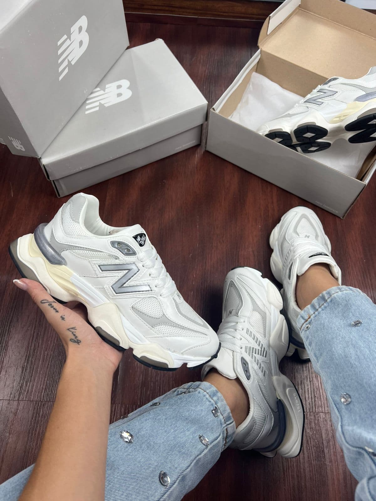 New Balance 9060 Branco/cinza — foto principal