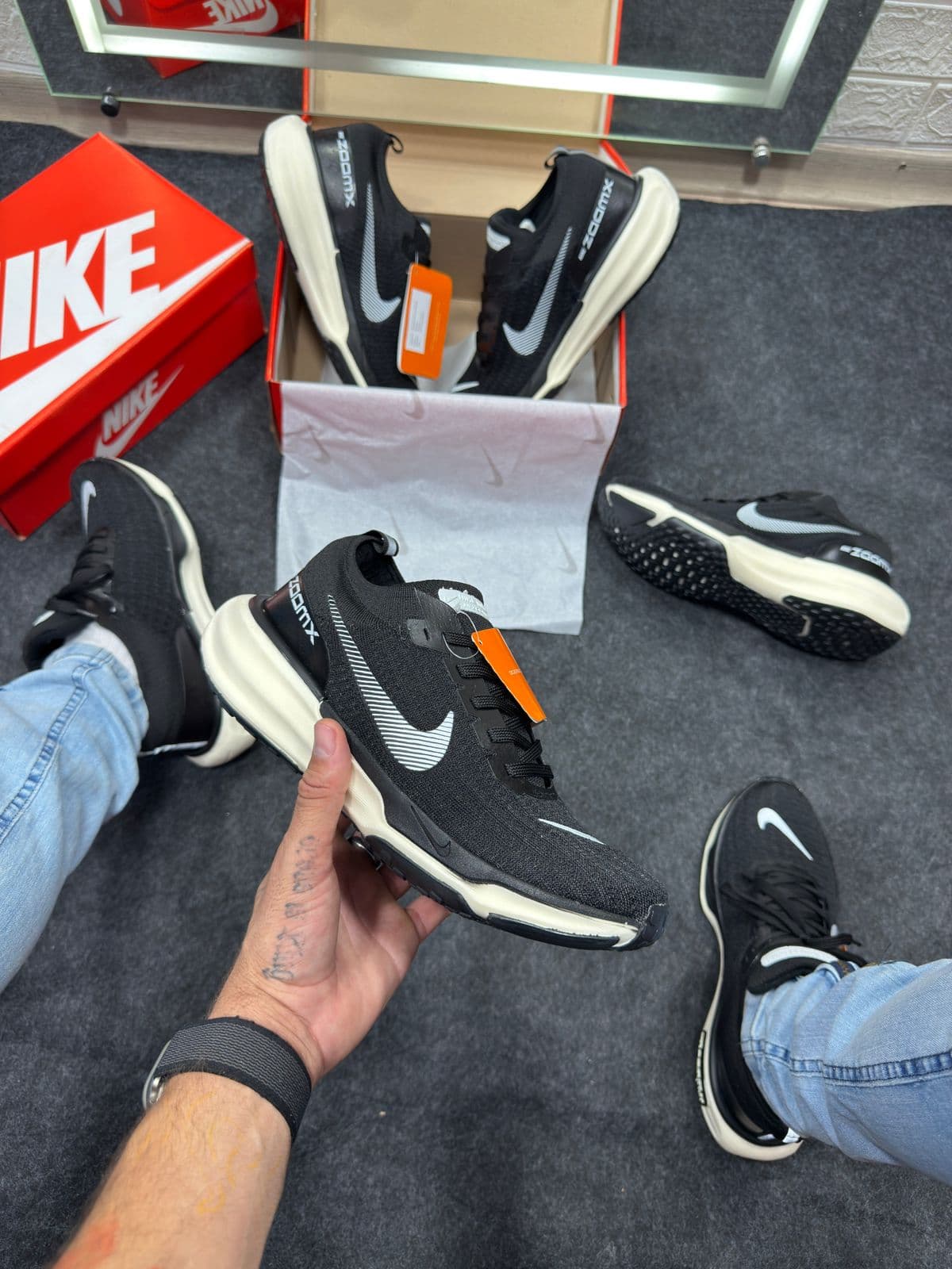 Nike Air Zoom X Invincible Run 3 Branco e Preto — foto principal