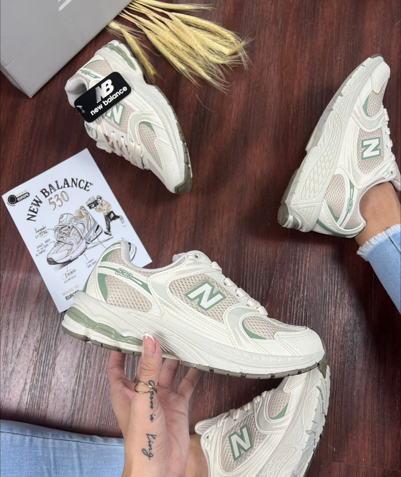 New Balance 530 Creme/verde — foto principal