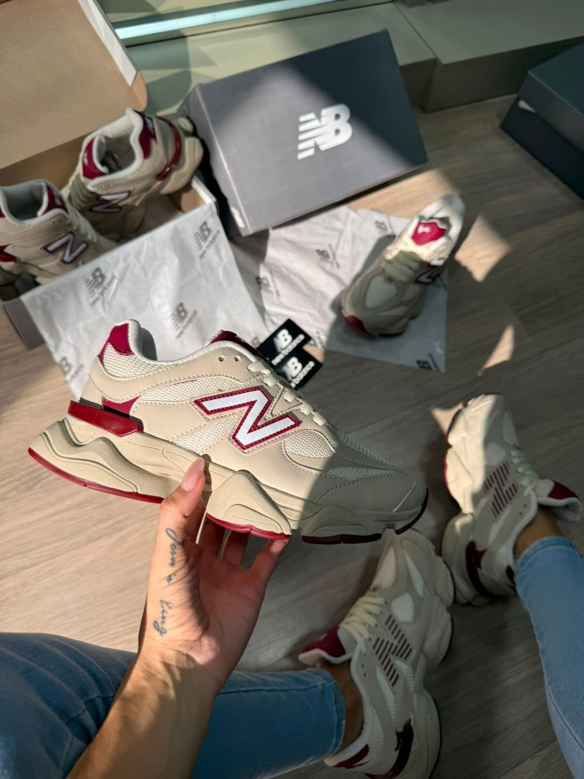 New Balance 9060 Bege Bordo — foto principal