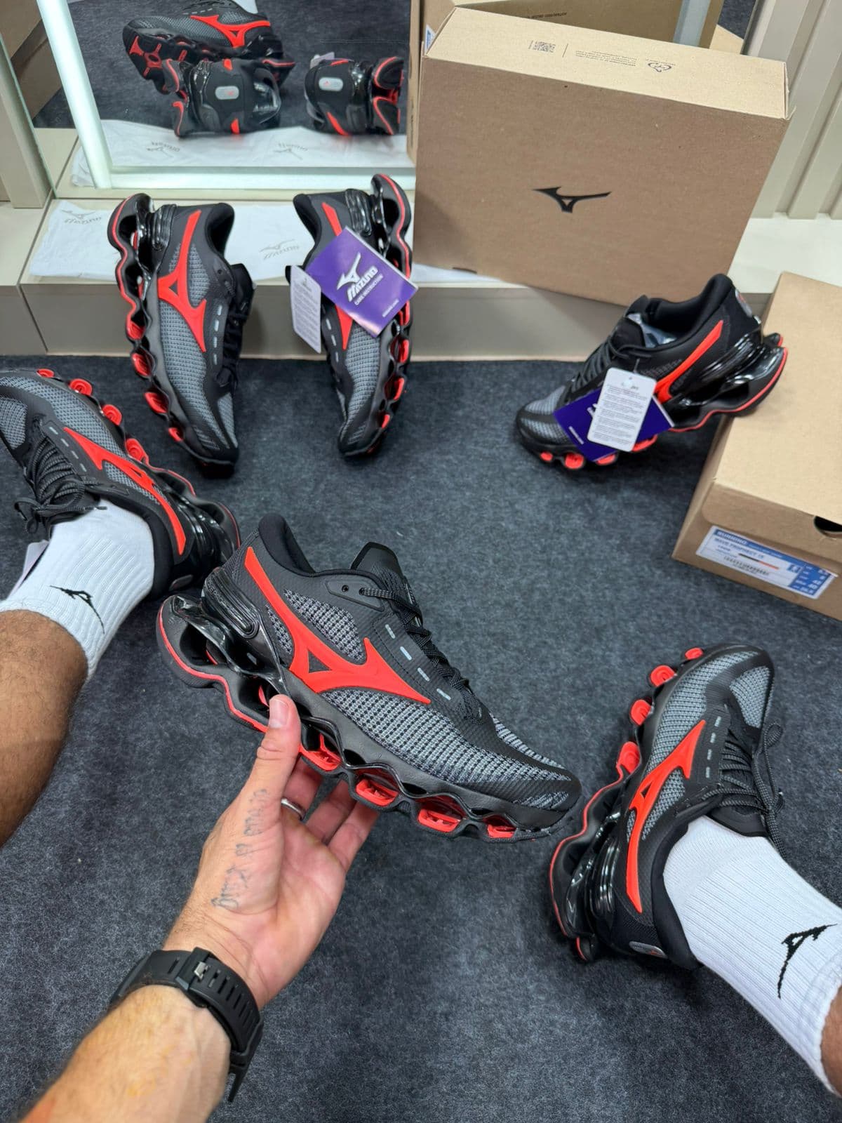 Mizuno Wave Prophecy 15 Premium Preto Vermelho — foto principal