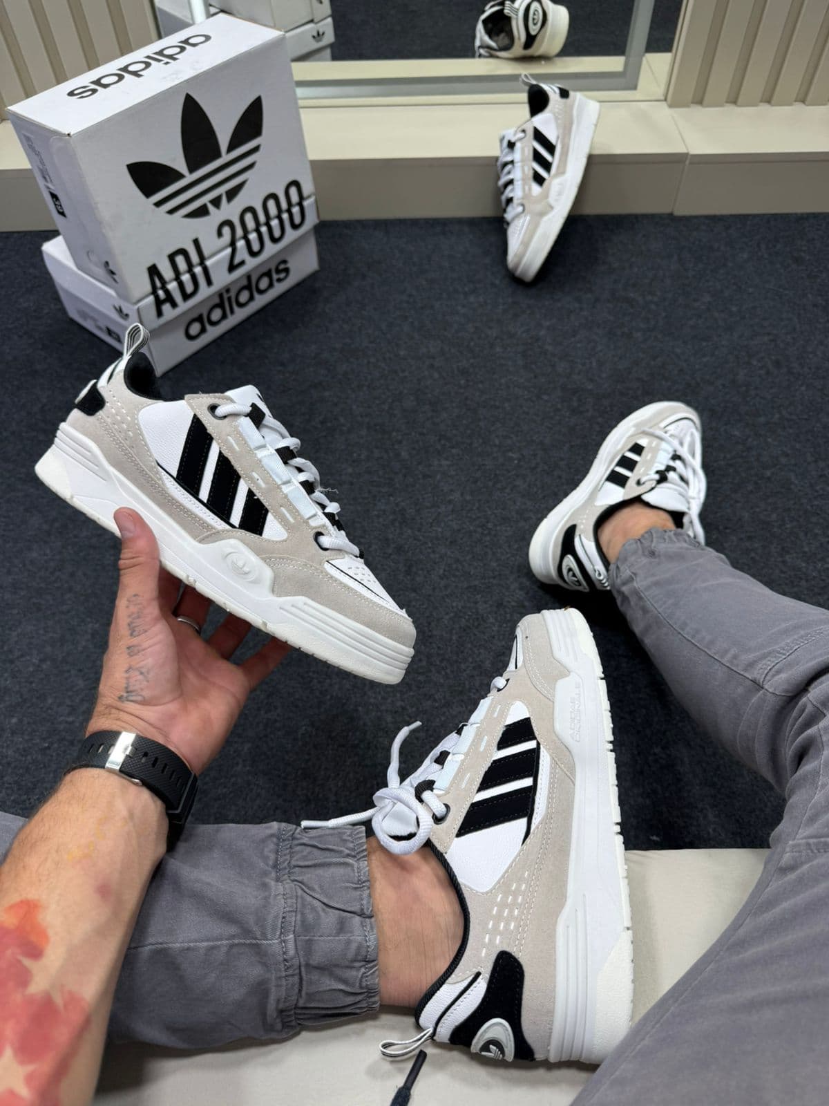 Adidas 2000 Premium Bege Claro — foto principal